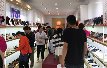 想加盟一家老北京布鞋店,不知道如何选择？