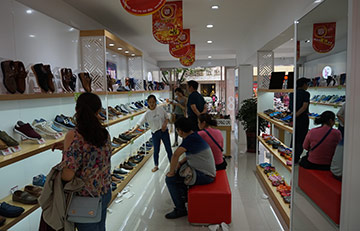 【老北京布鞋加盟店经营】店铺没人进店,你觉得问题出在哪？