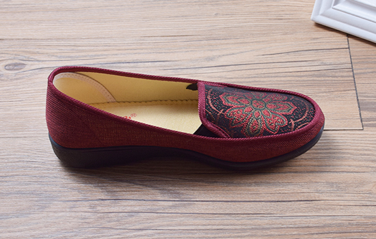 老北京布鞋，京城印象布鞋， 136008C红色